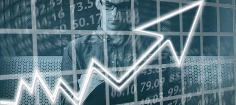 Profesiones que crecerán gracias a la IA: oportunidades laborales en la nueva era del trabajo